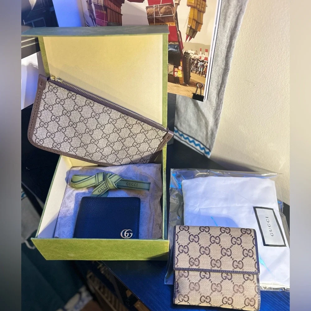 Gucci Beige Brown GG Canvas Bifold Wallet with Black Interior